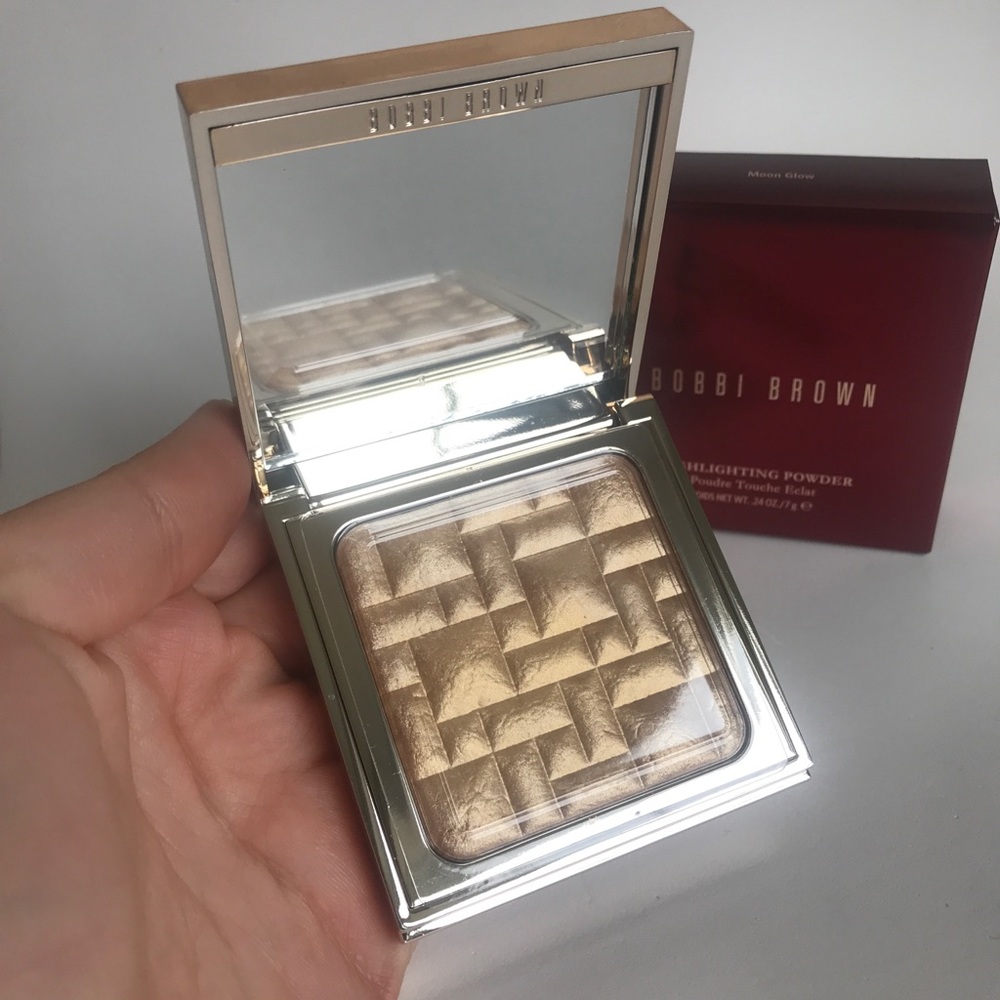 Bobbi Brown Highlighting Powder New!!!